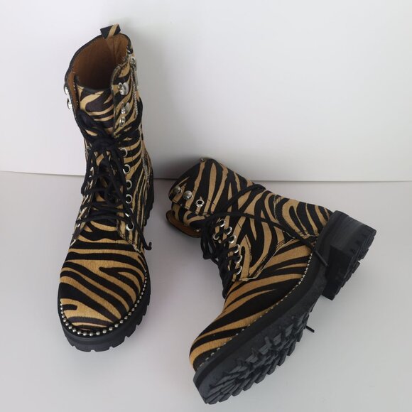 Aqua Women’s Tiger Print Jax Studded Hiker Combat Boots Lace Up Round Toe 5.5 - Picture 9 of 16